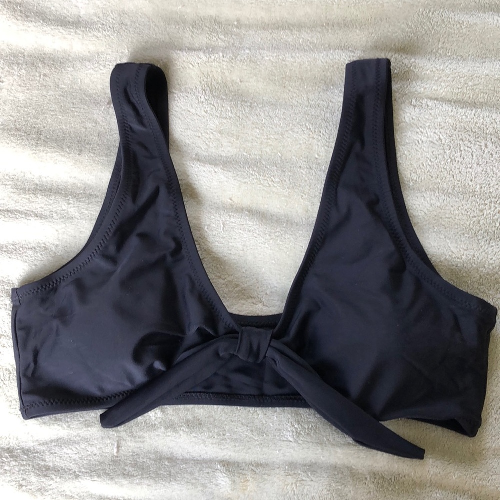 Bikini - Picture 2 of 3